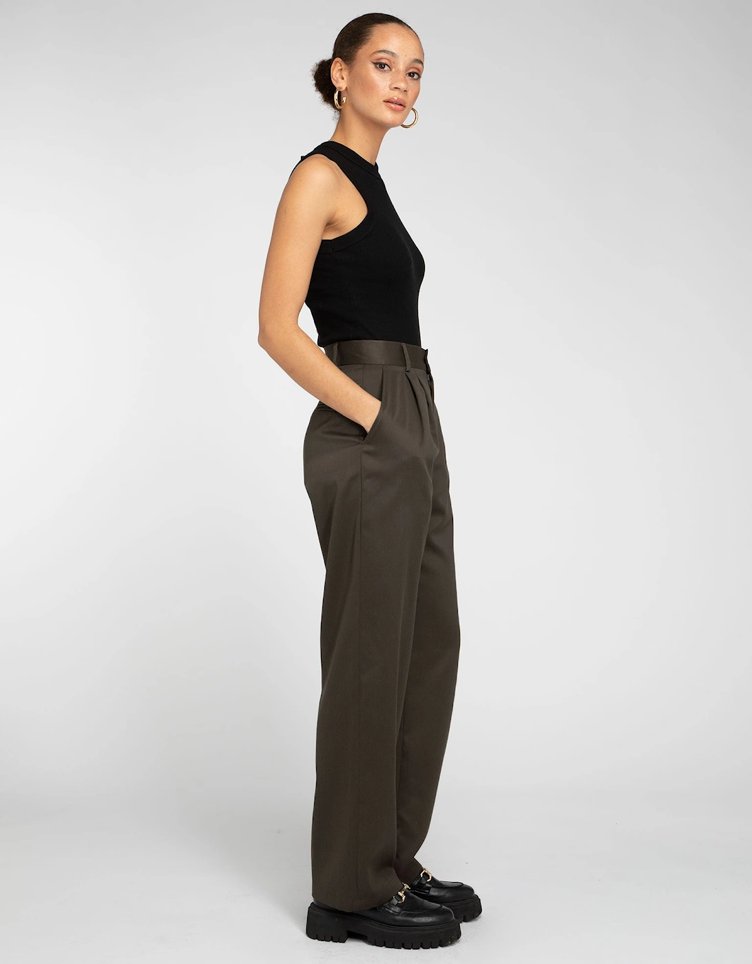 Cinnamon Relaxed Trousers in Mole Green