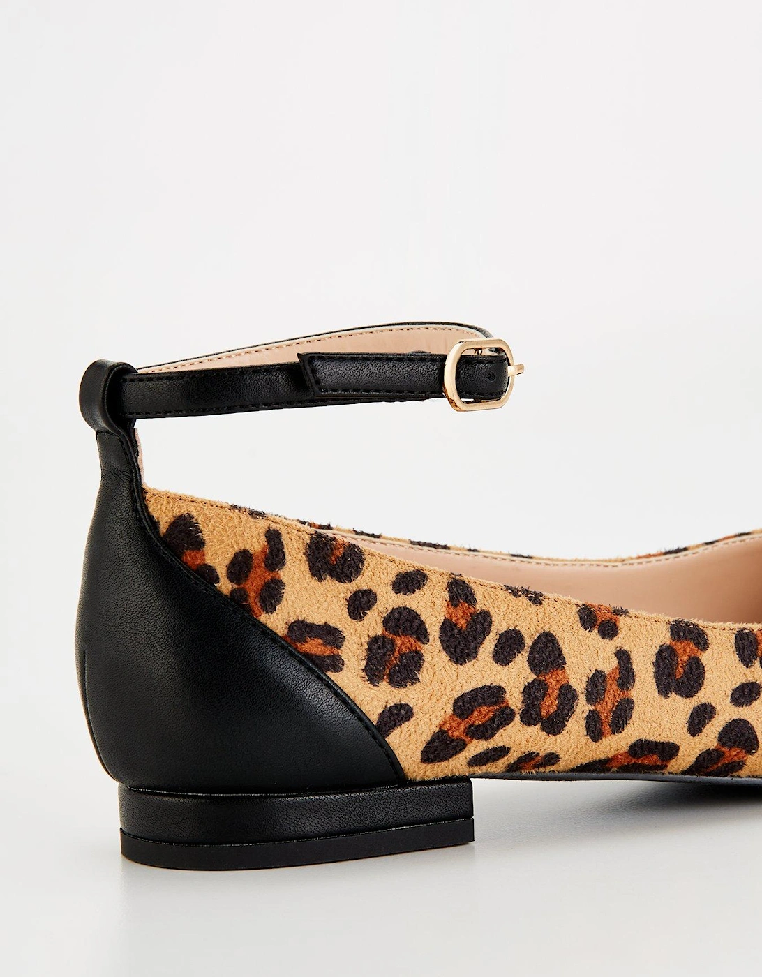 Oliny Pointed Toe Flat Shoe - Leopard/black