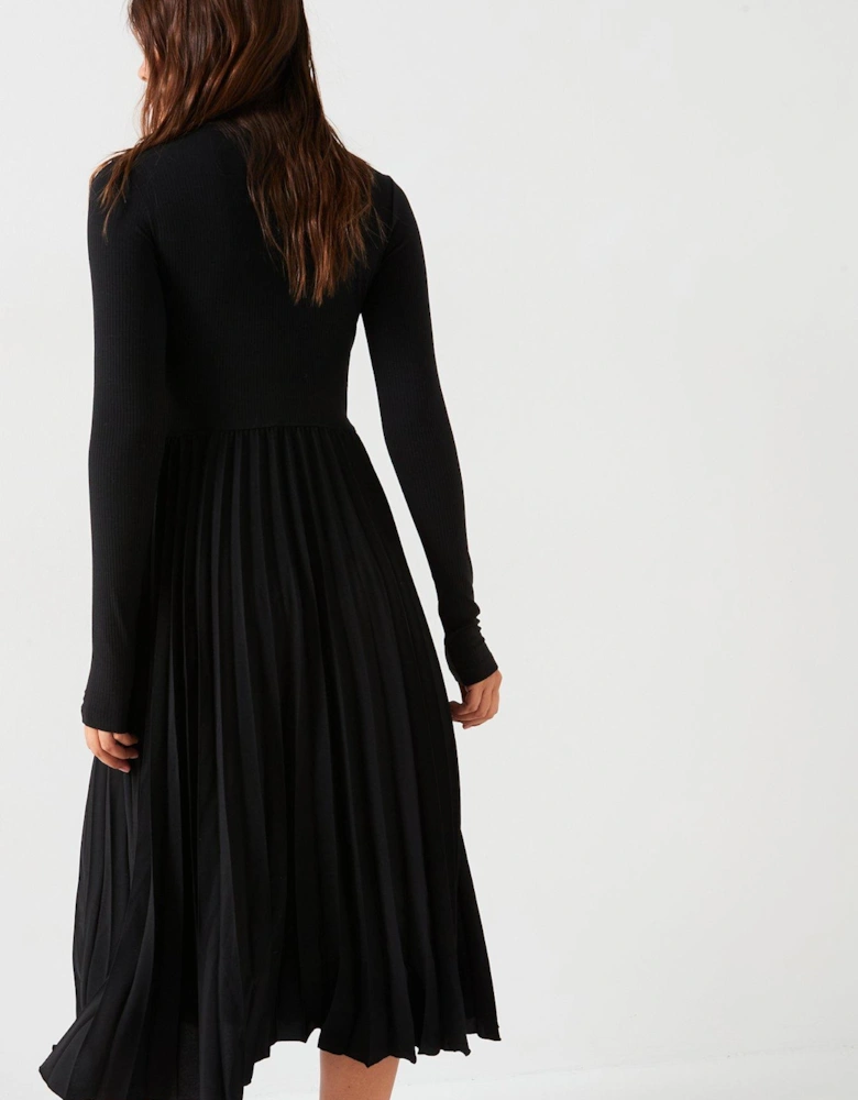 Pleated Long Sleeve Dress - Black