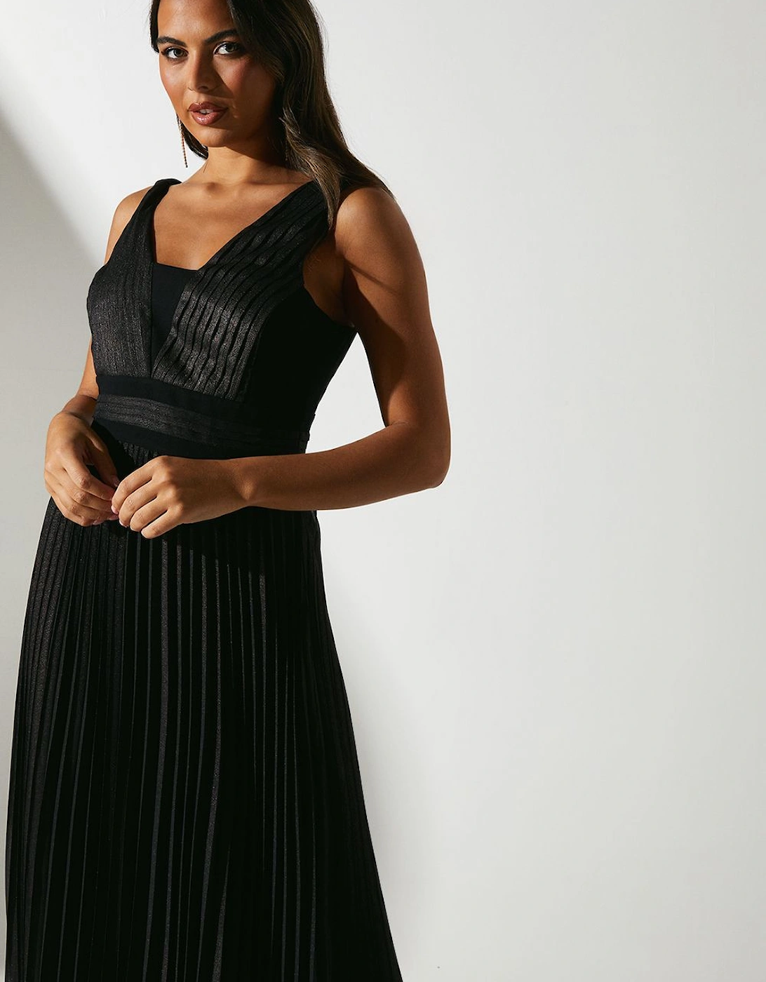 All Over Pleated Sleeveless Metallic Midi Dress