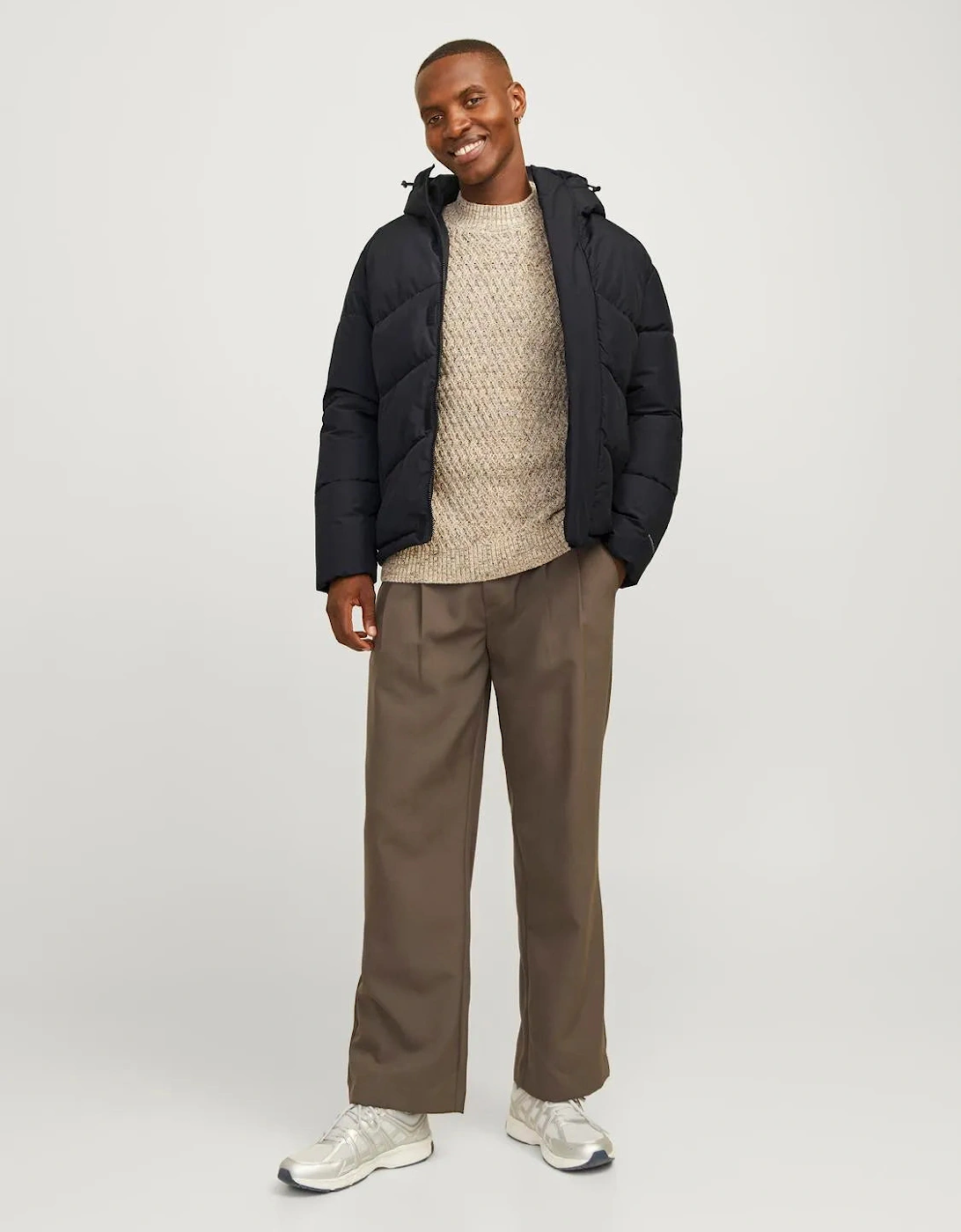 World Puffer Jacket - Black