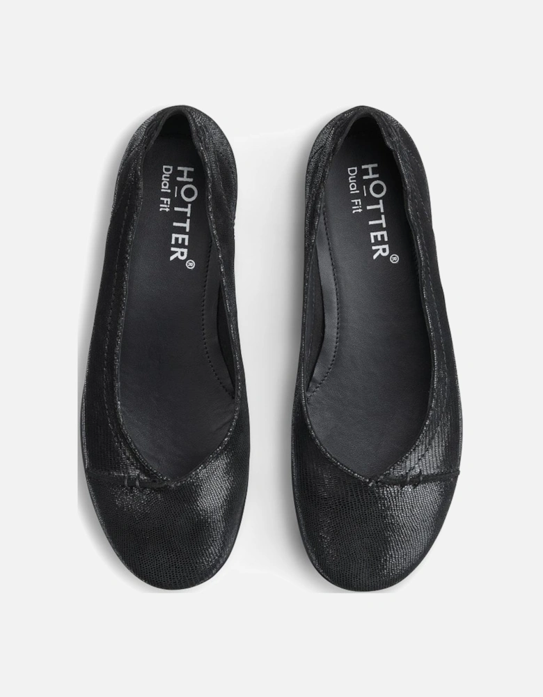 Robyn II Womens Wide Fit Pumps