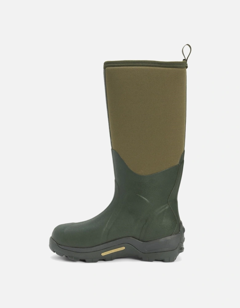 Muck Boots model Arctic Sport Pull On Wellington Boot Unisex in Moss/Moss