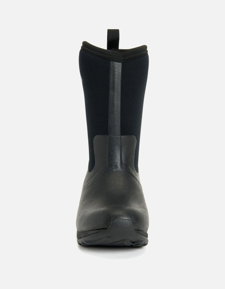 Muck Boots model Arctic Weekend Pull On Wellington Boot Female in Black