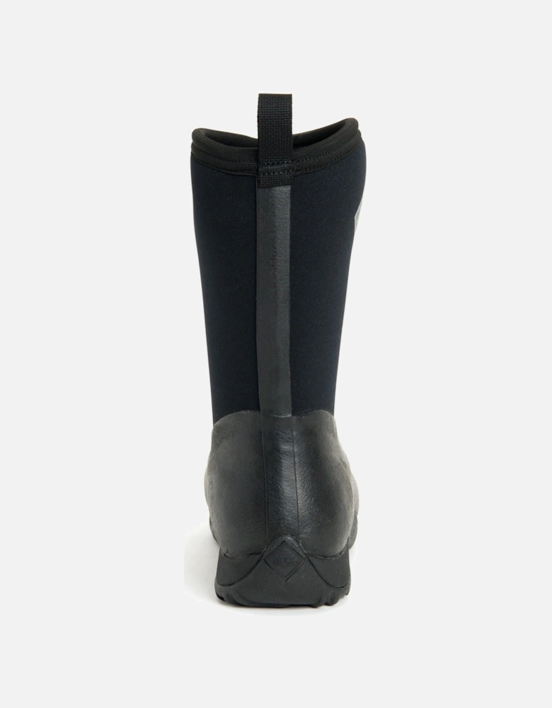 Muck Boots model Arctic Weekend Pull On Wellington Boot Female in Black