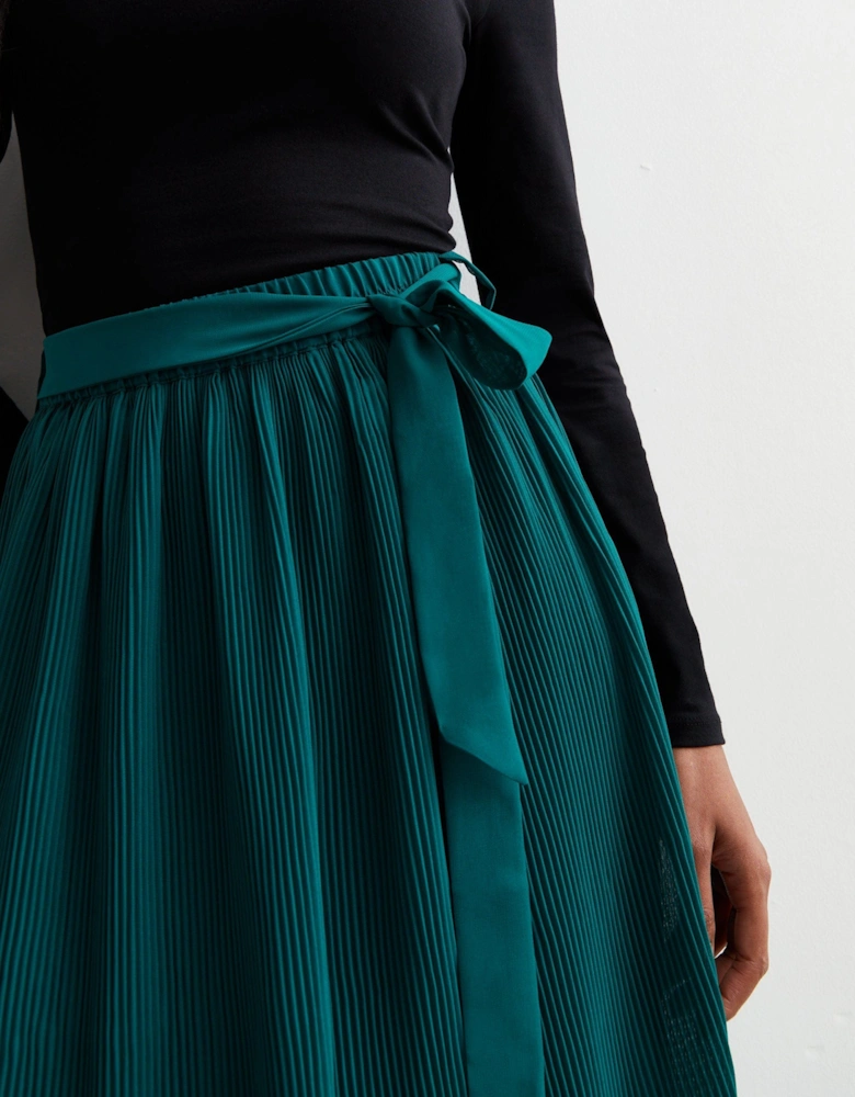 Green Pleated Belt Detail Midi Skirt