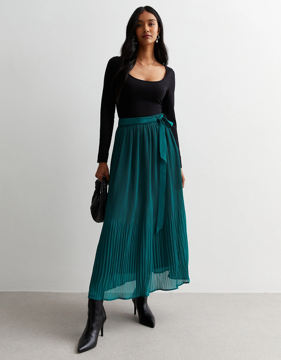 Gini London Women's Green Pleated Belt Detail Midi Skirt - Size: 14