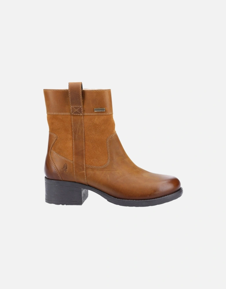 model Saskia Boot Female in Tan