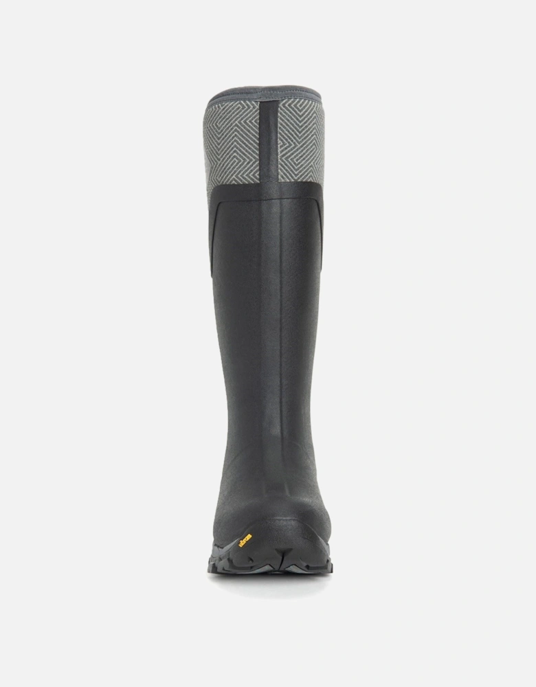 Muck Boots model Arctic Ice Tall Wellingtons Female in Black/Grey Geometric