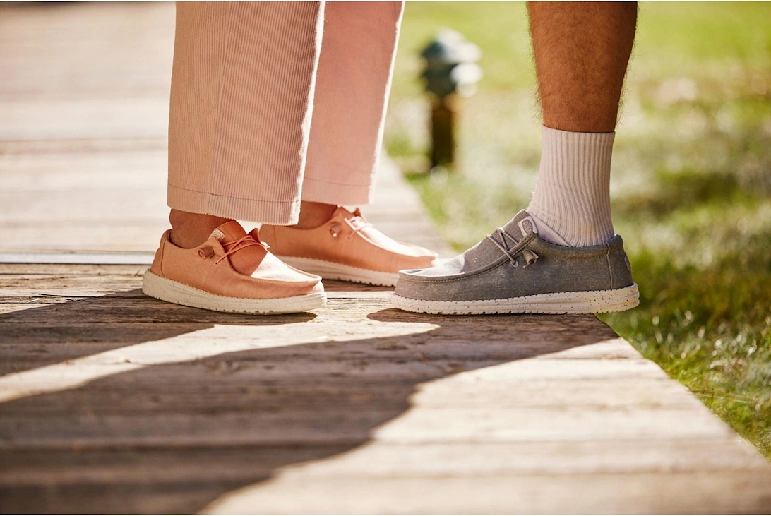 HEYDUDE Wally Canvas 100% Cotton Men's Light Grey Boat Shoes