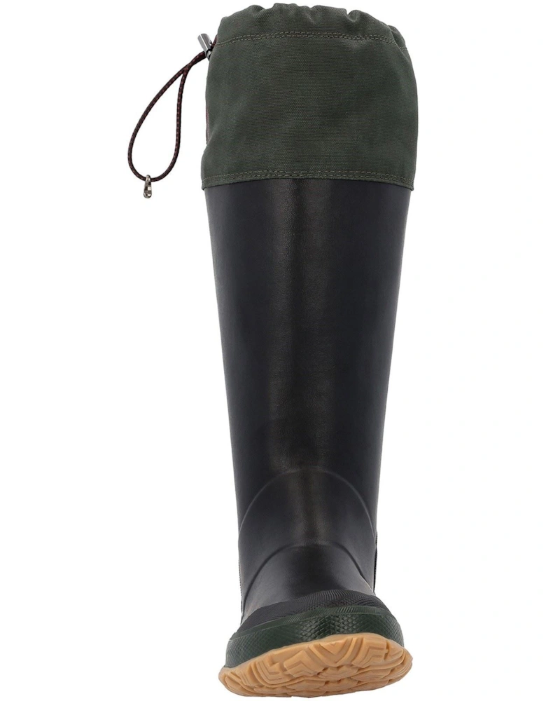 Muck Boots model Forager Wellingtons Unisex in Black/Moss Green