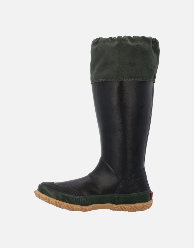 Muck Boots model Forager Wellingtons Unisex in Black/Moss Green