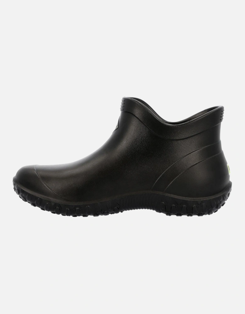 Muck Boots model Muckster Lite Ankle Boot Female in Black