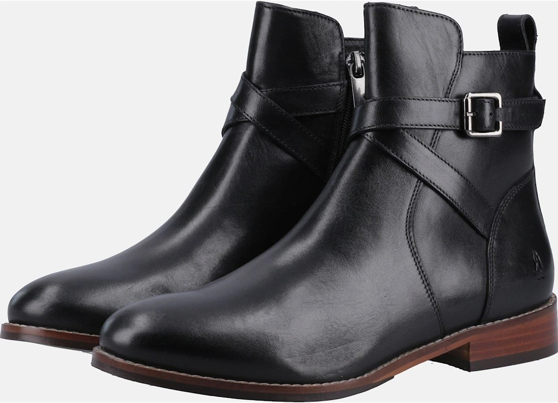 model Cassidy Boot Female in Black