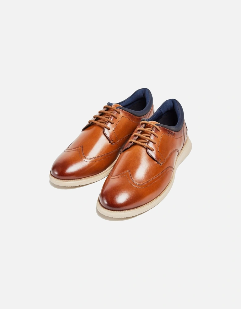 model Vantage Casual Shoes Male in Cognac