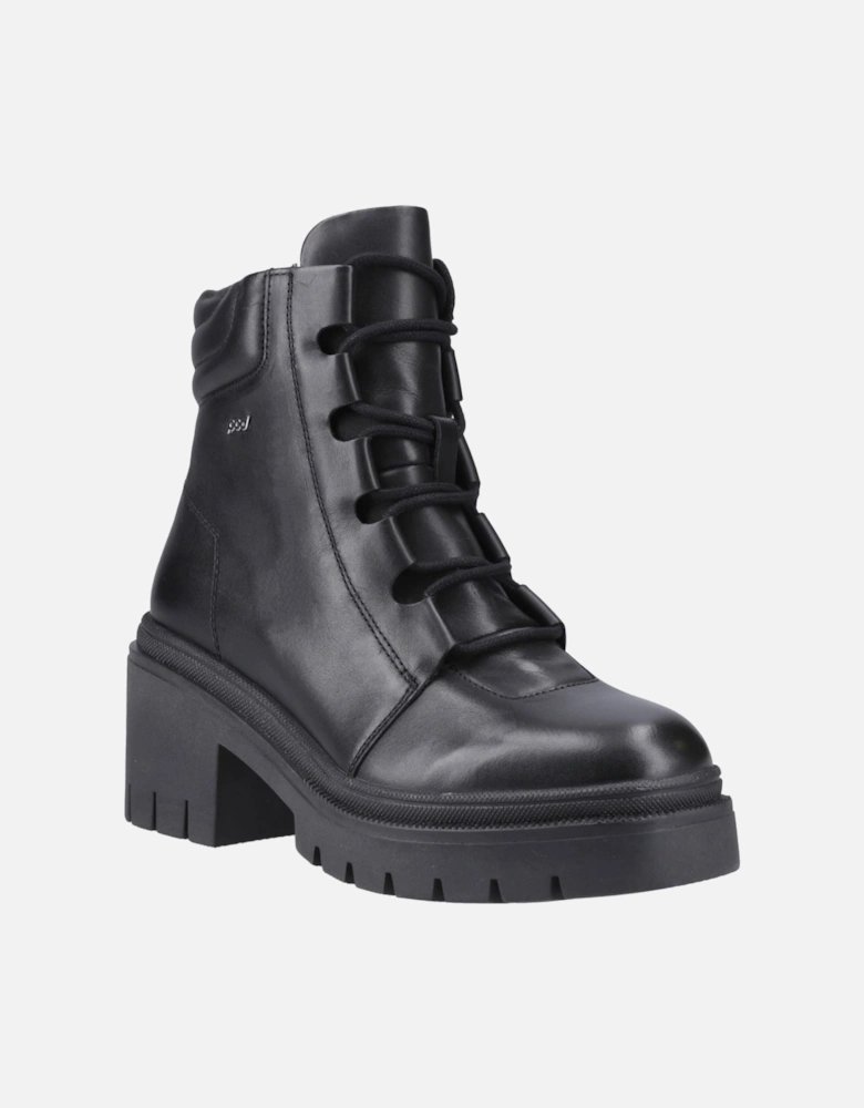 model Winona Heeled Boot Female in Black