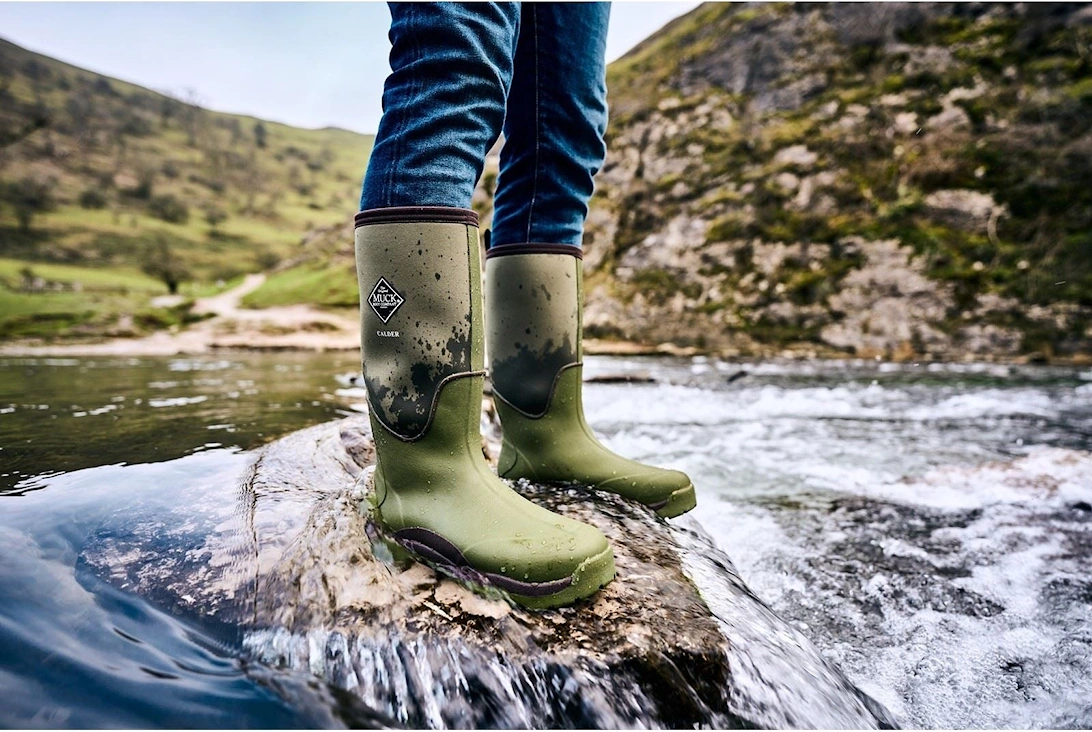 Muck Boots model Calder Wellingtons Male in Olive