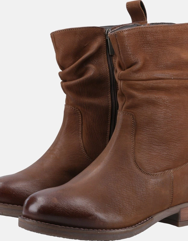 model Emilia Boot Female in Tan