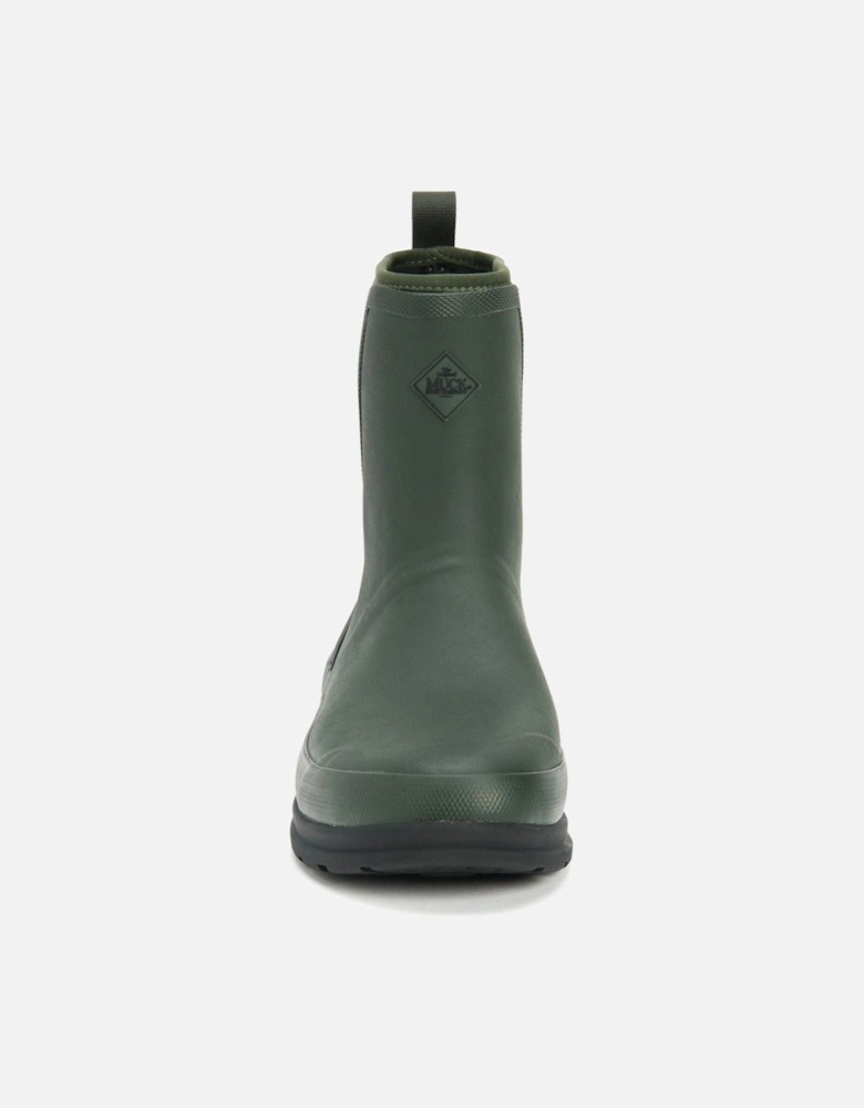 Muck Boots model Originals Pull On Mid Boot Unisex in Moss