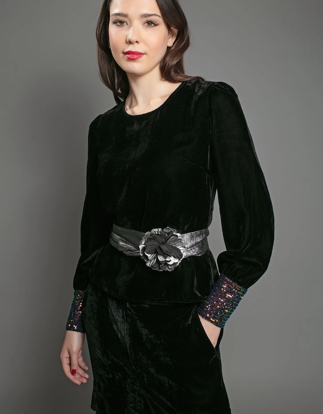 Nooki Design Women's VERA CORSAGE SCARF IN SILVER - Size: ONE