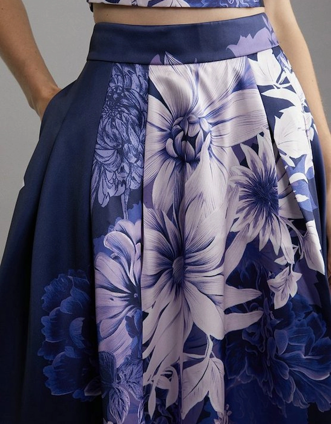 Petite Large Scale Floral Print Woven Prom Midi Skirt