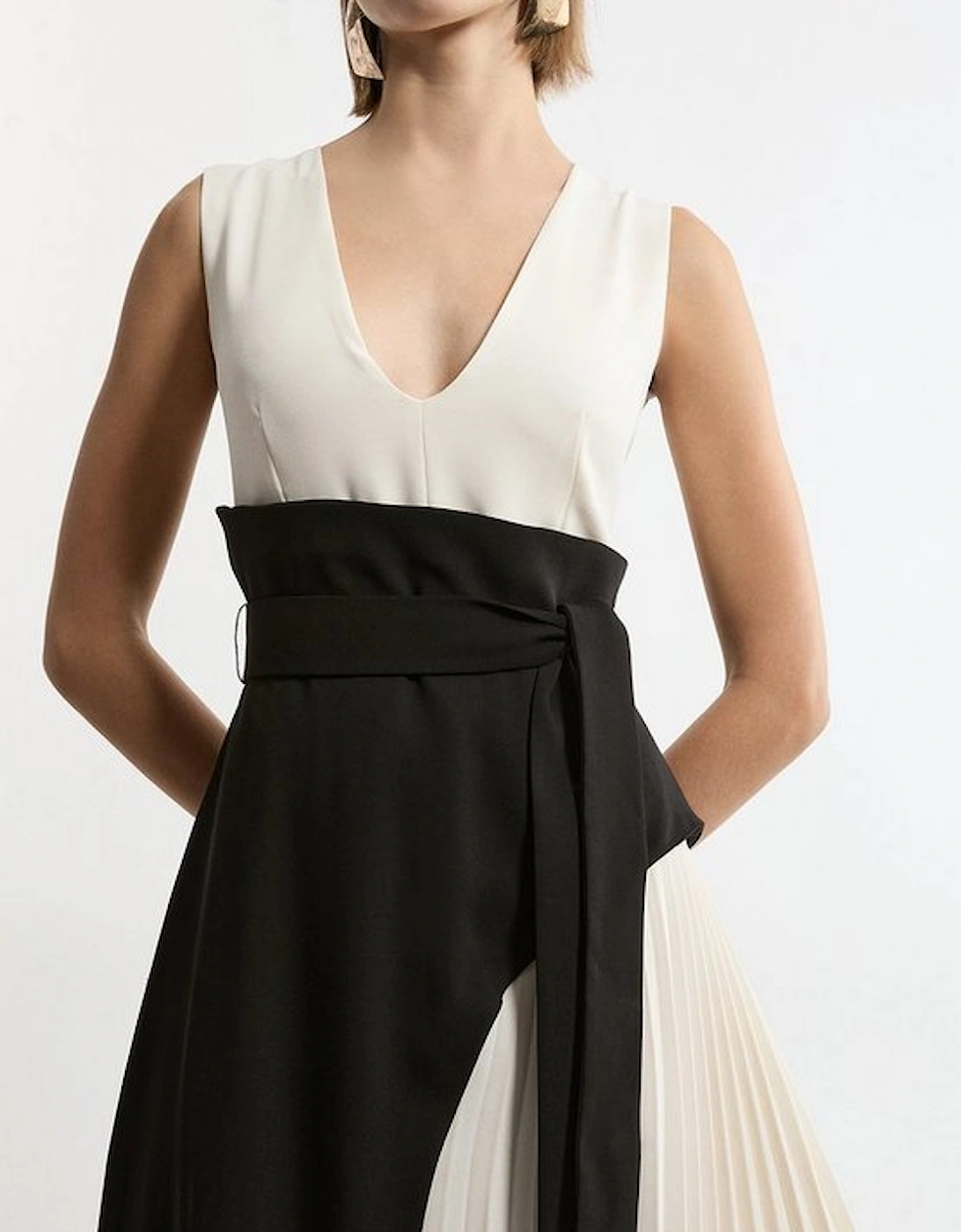 Petite Fluid Tailored Colourblock Side Pleated Midi Dress