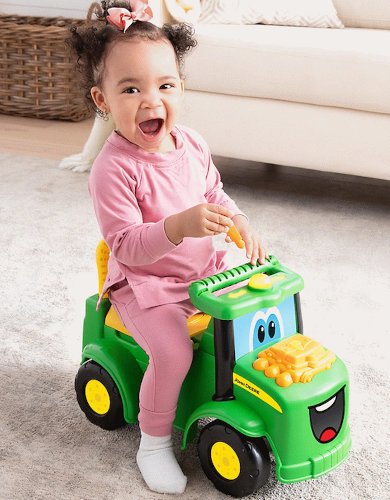 Ride On Johnny Tractor 12m+