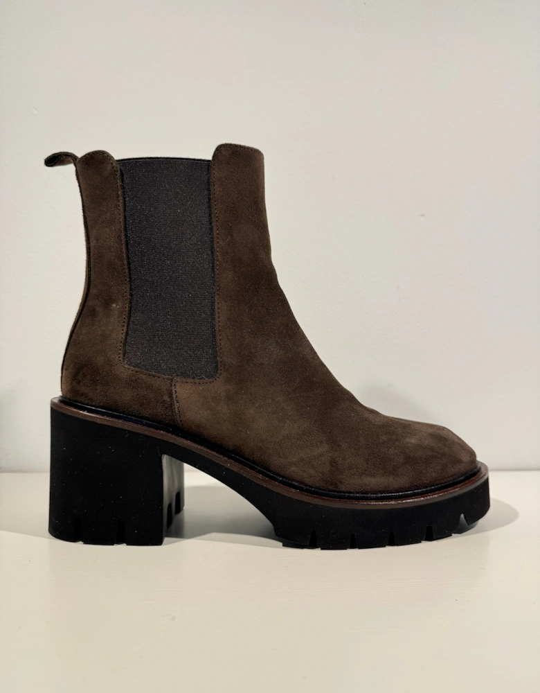 Brown suede pull on boots