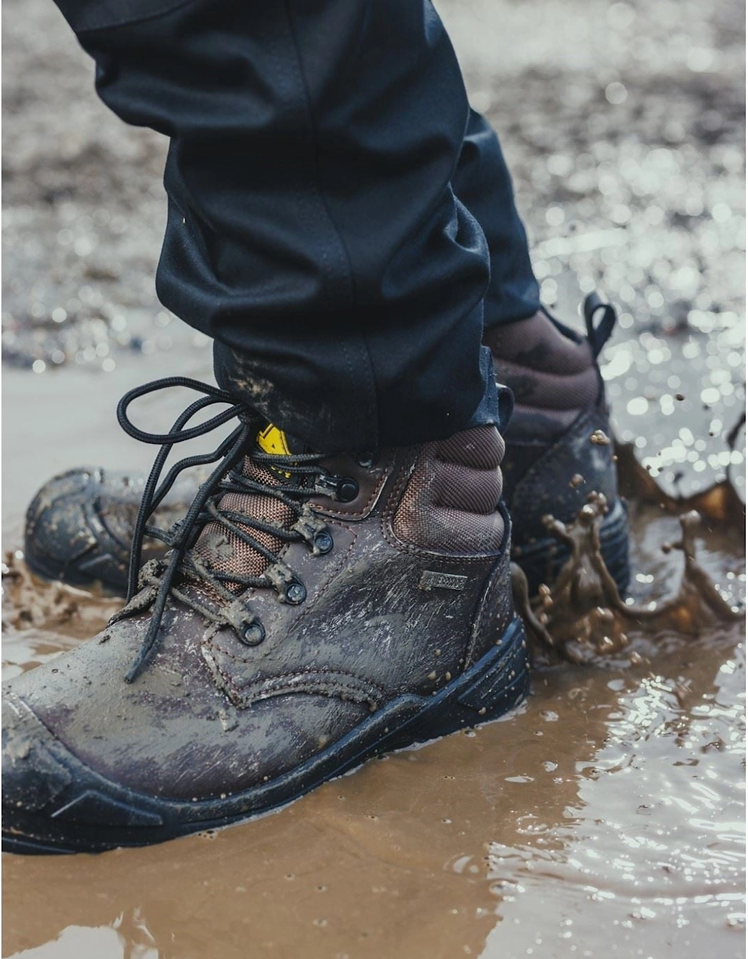 model 241 Safety Boot Unisex in Brown