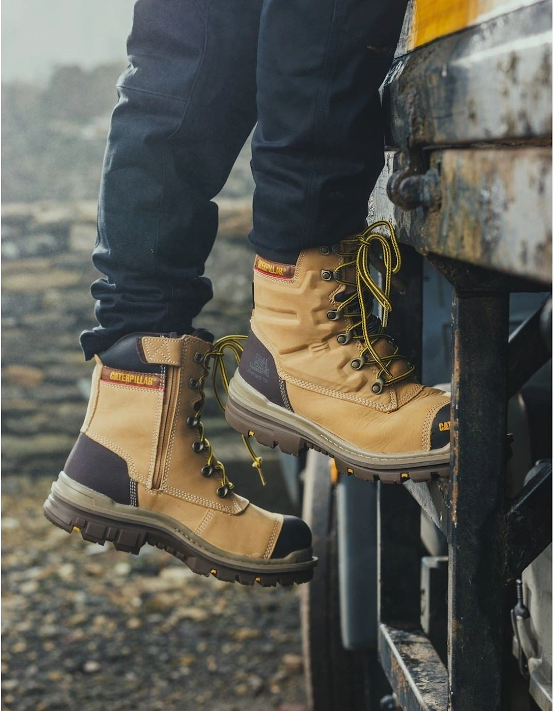 model Premier Safety Boot Male in Honey