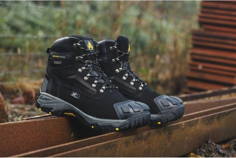 FS987 Nubuck Black Safety Boots