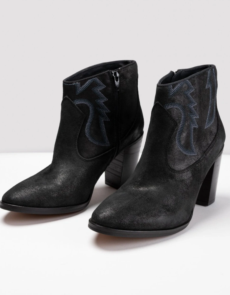 Adele Wwomens Suede Bunny Boot