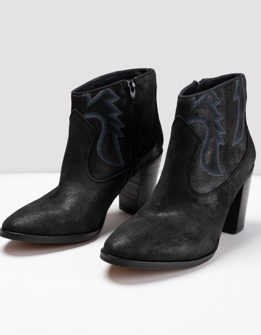 Adele Wwomens Suede Bunny Boot, 12 of 11