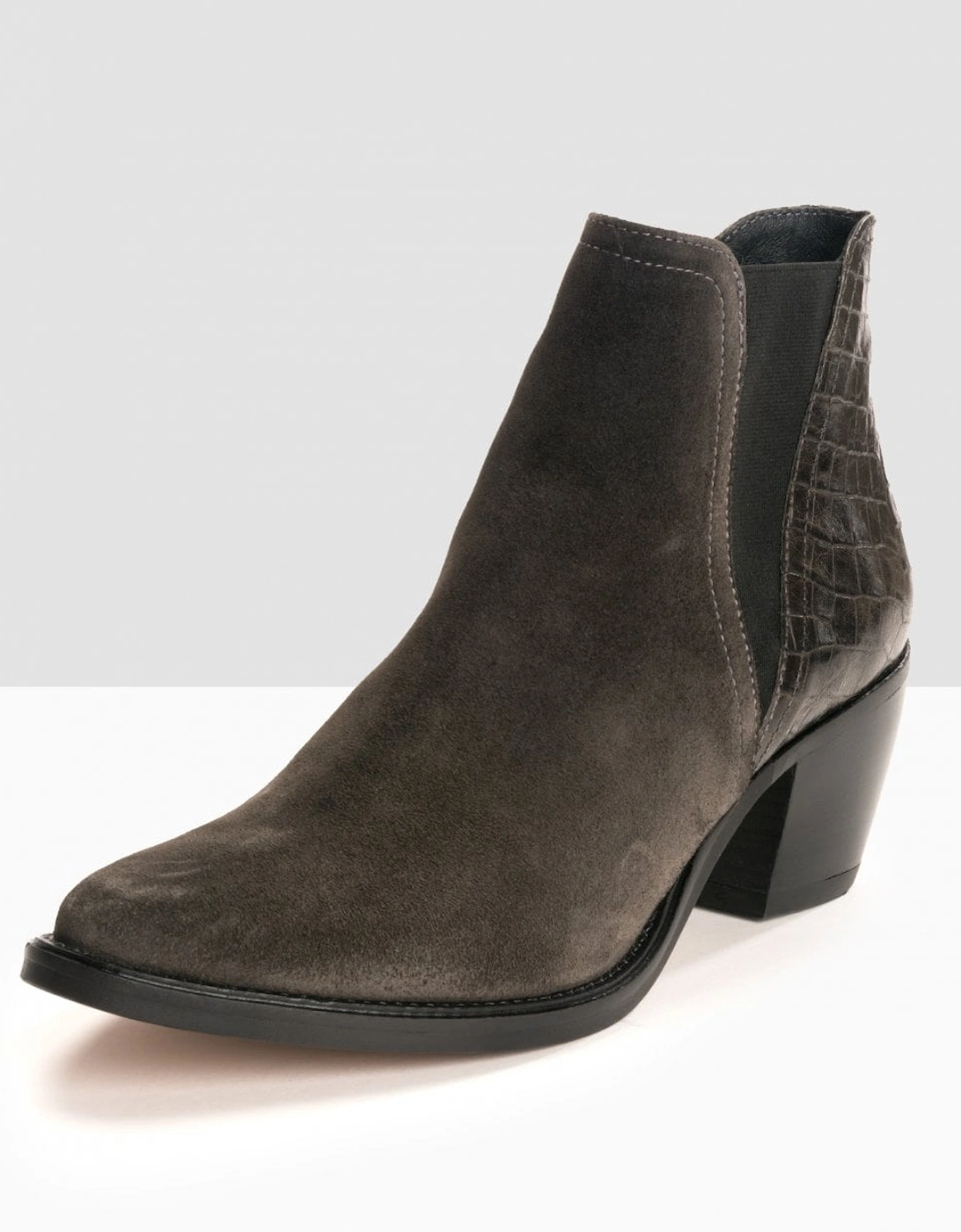 Cortina Boot, 7 of 6