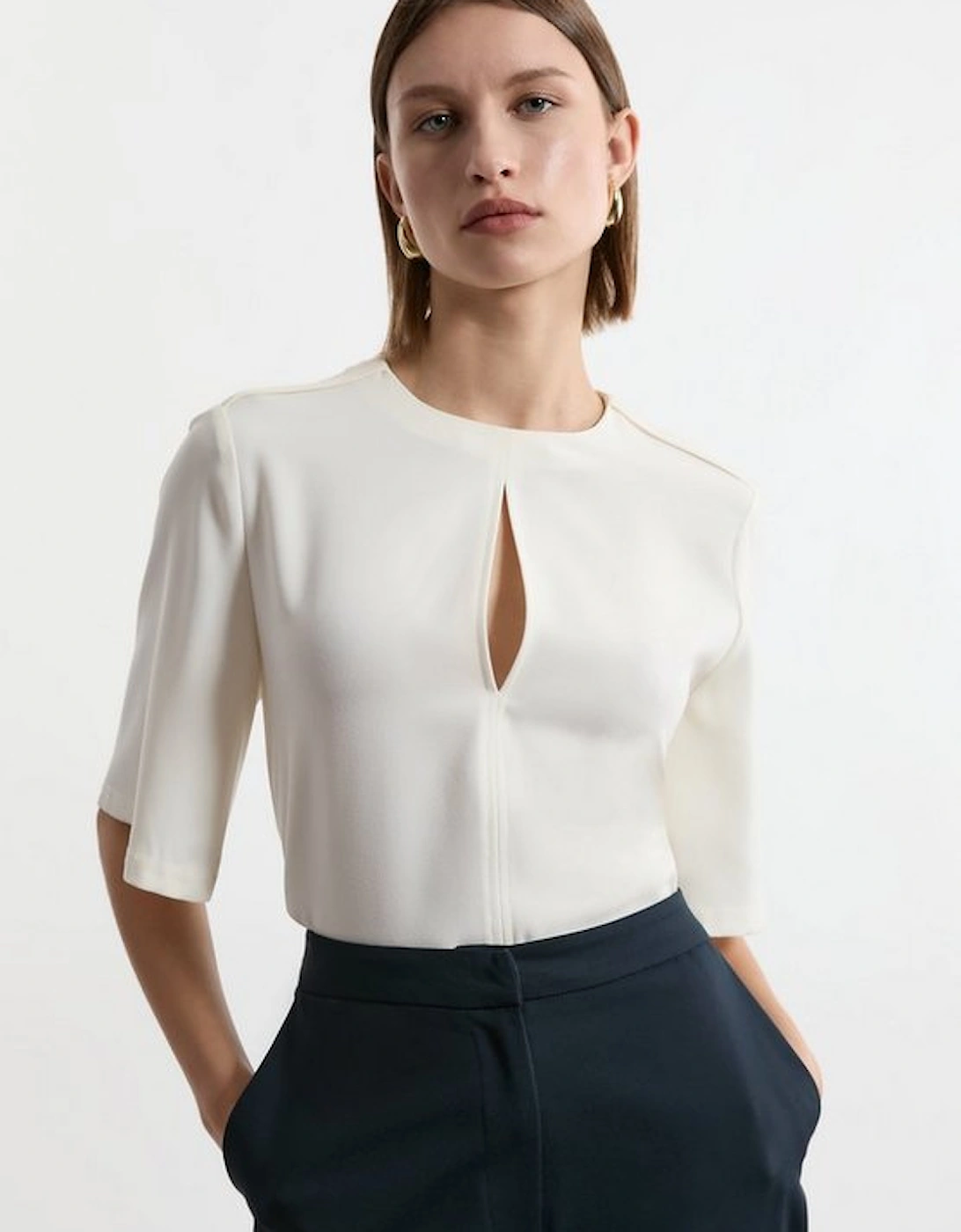 Tailored Crepe Essential Short Sleeve Top, 4 of 3