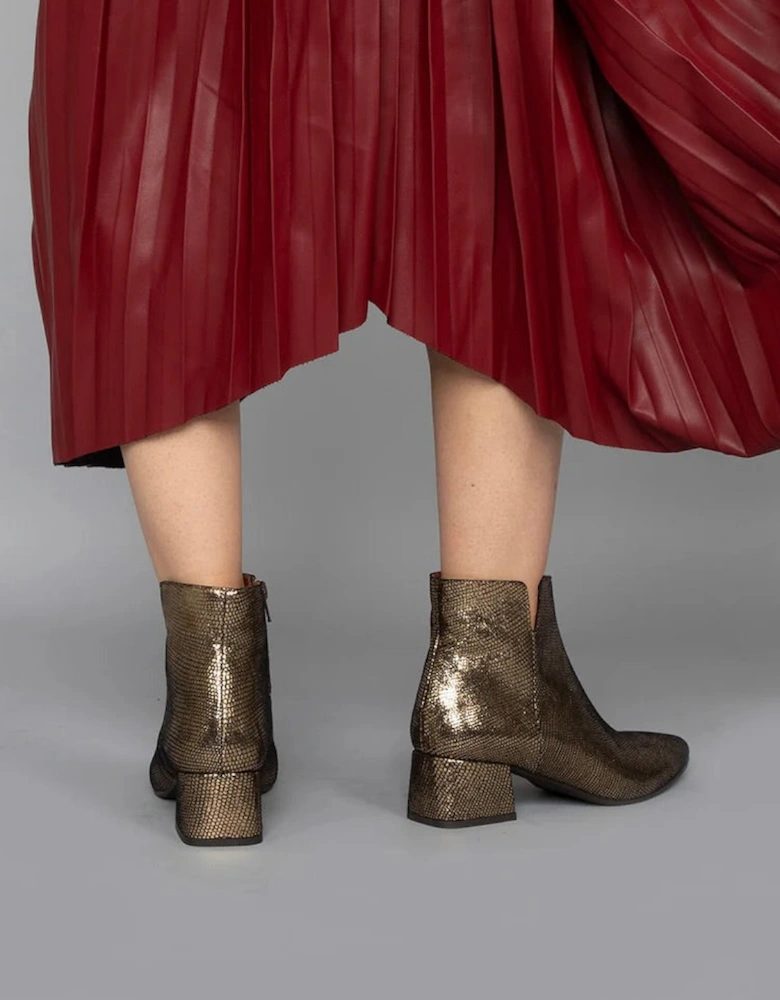 LEISEL BOOTS IN ONYX