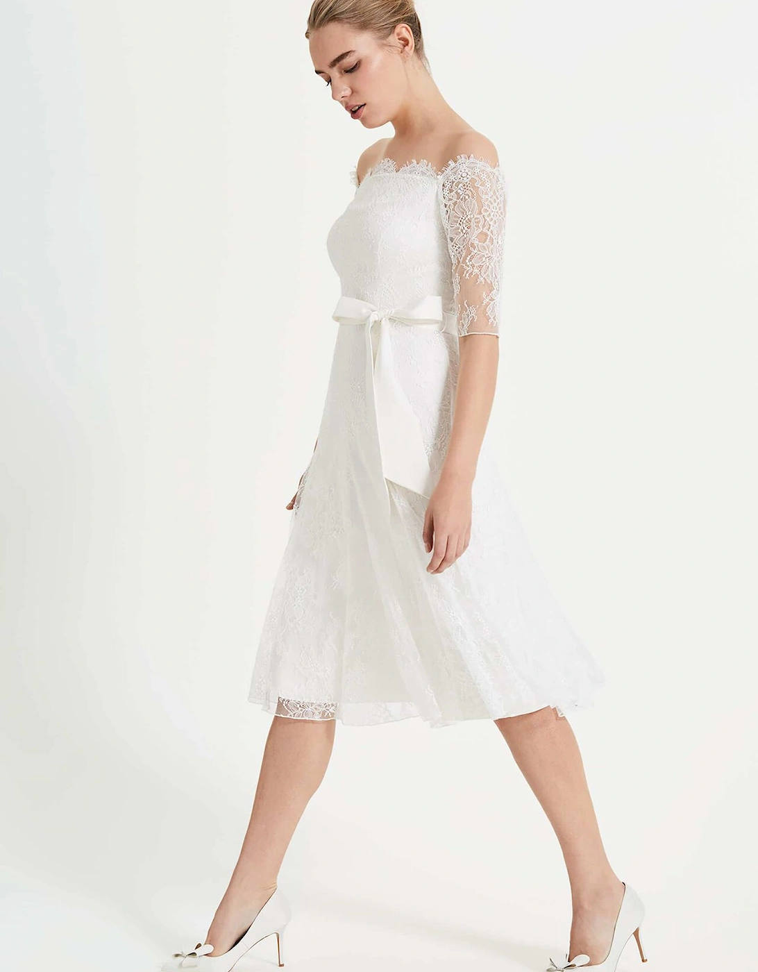 Evette Lace Wedding Dress