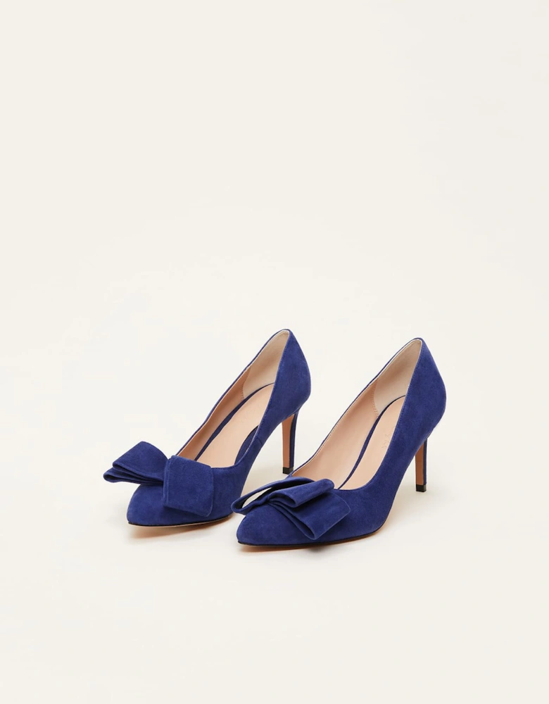 Bow Front Court Shoe