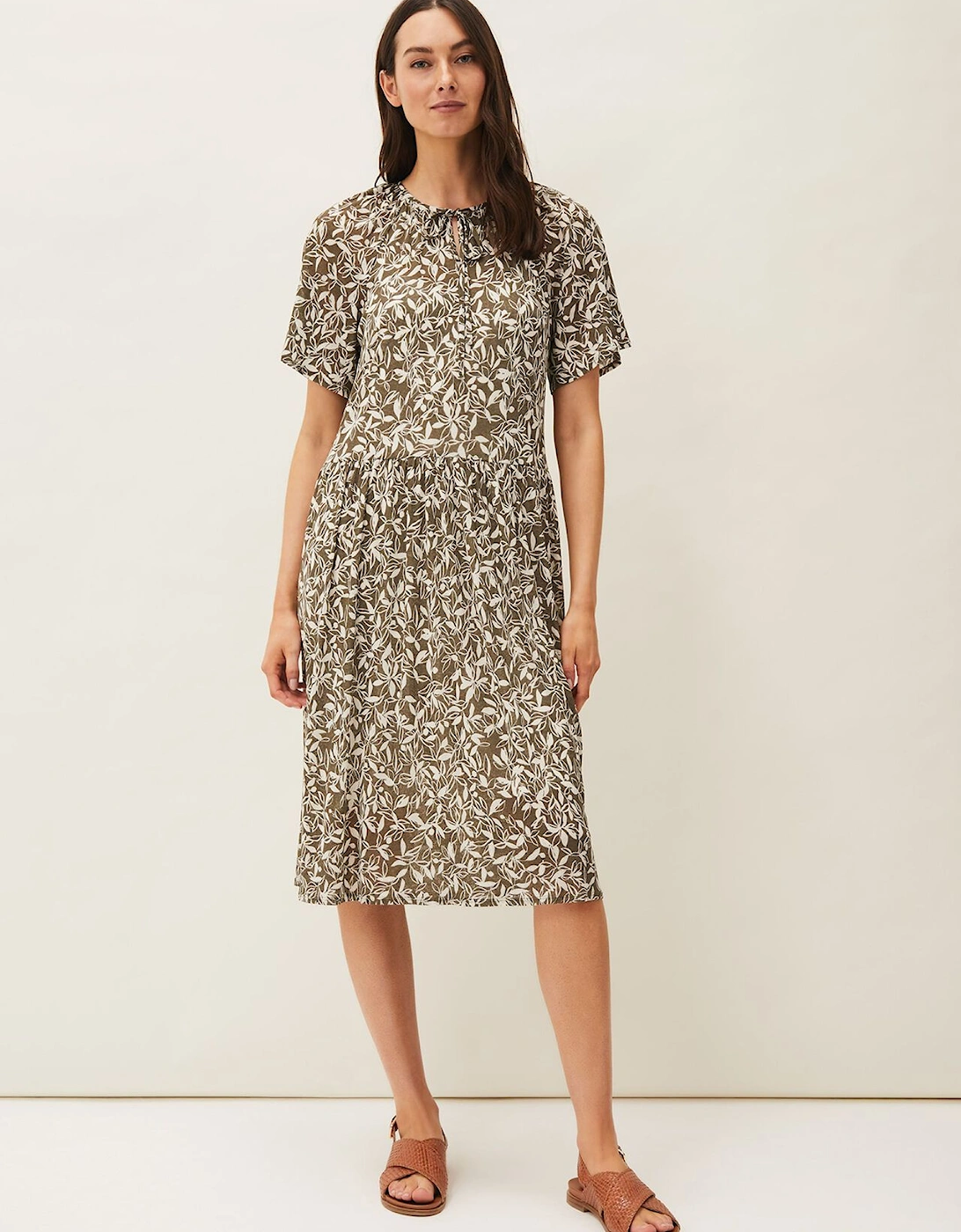 Jemmy Leaf Print Swing Dress