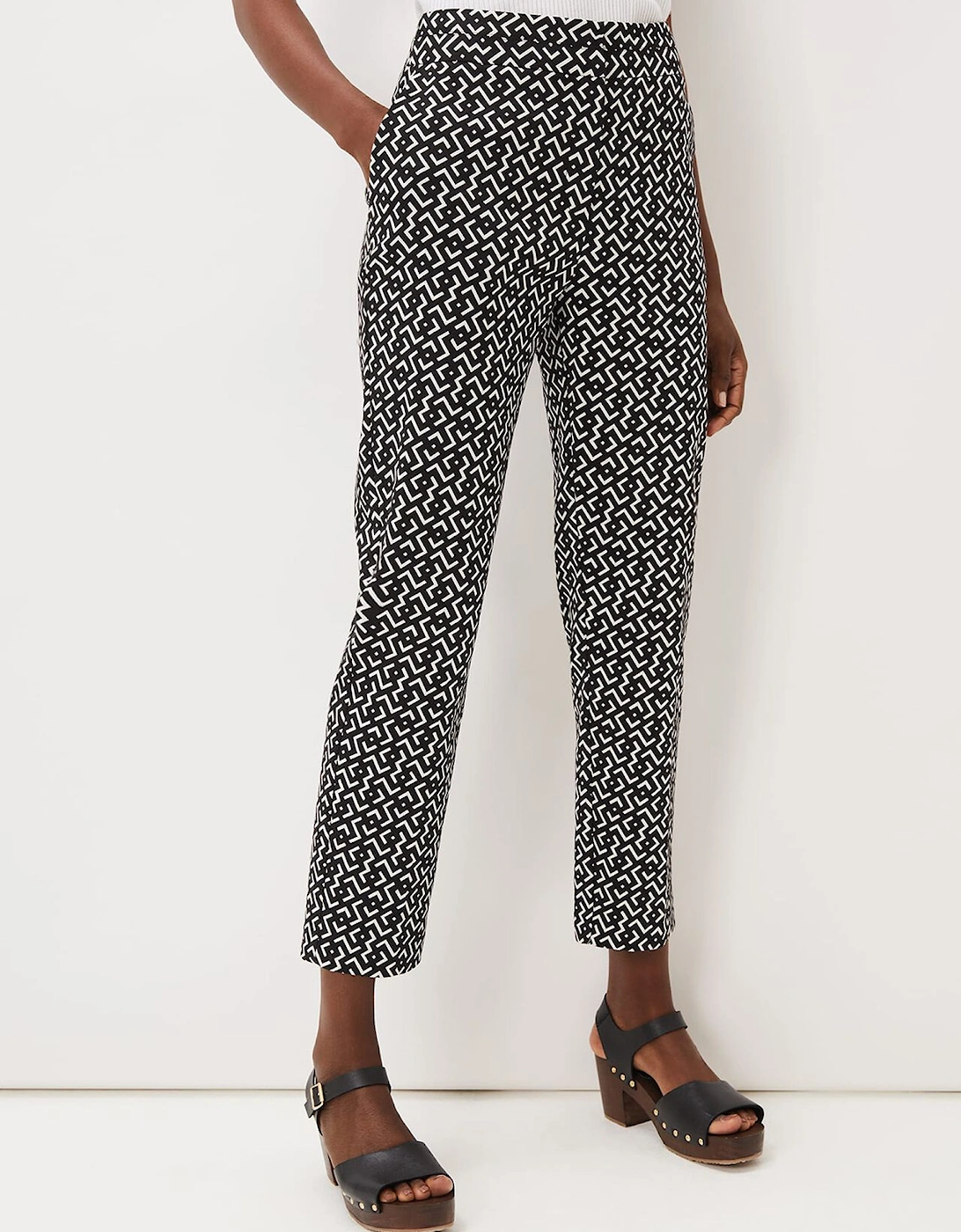 Mackenzie Geo Tapered Trouser