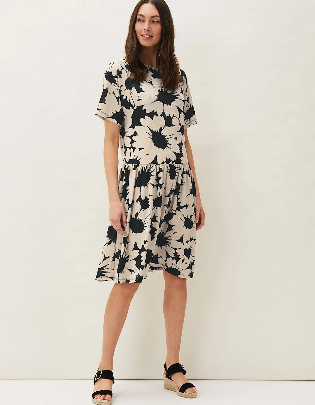 Daisy Print Swing Dress