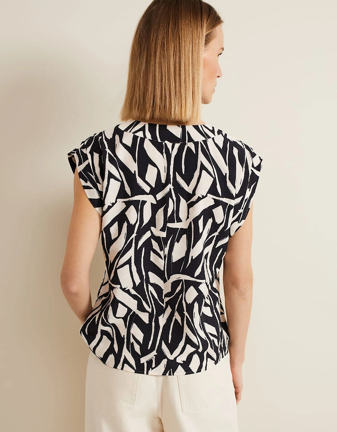 Celyn Notch Printed Blouse