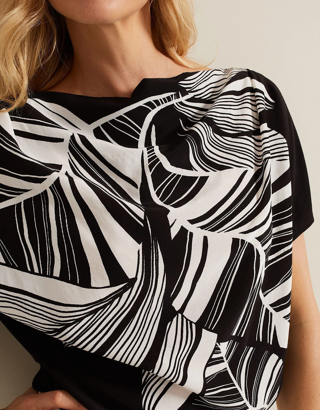 Lyra Woven Front Print Top