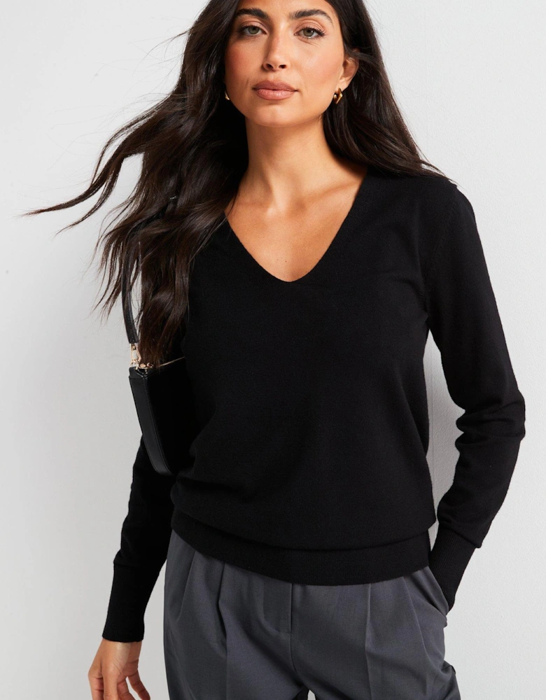 V Neck Jumper - Black