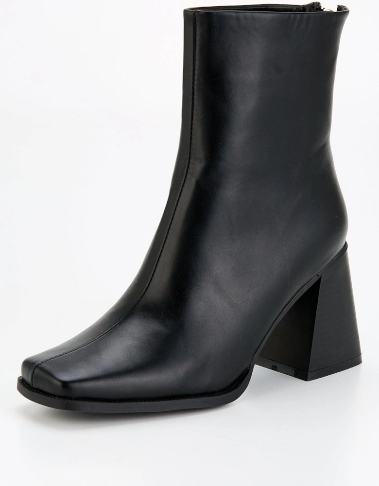 Karla Heeled Ankle Boot - Black