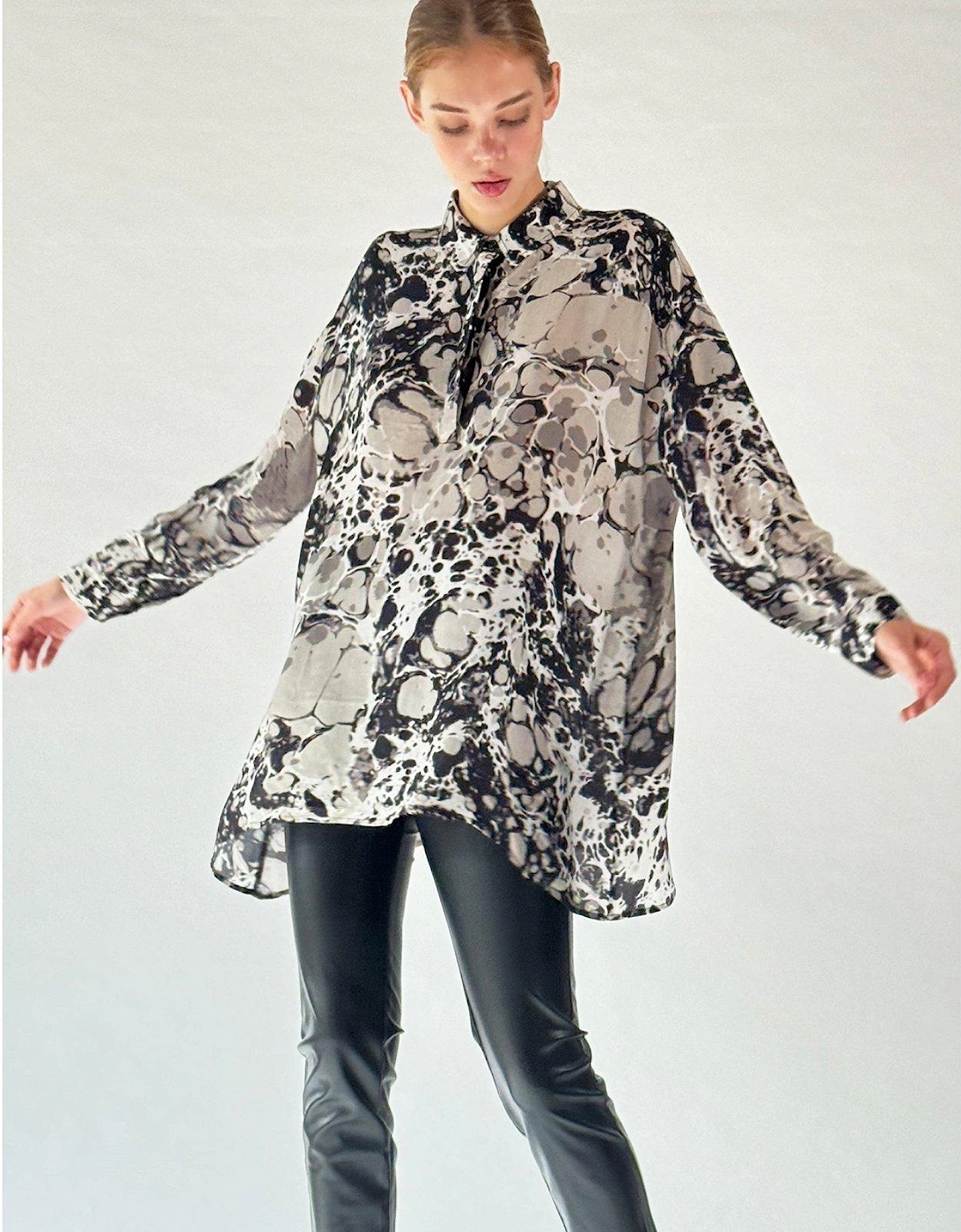 Oversized Constellation tunic shirt in slinky cupro - Multi