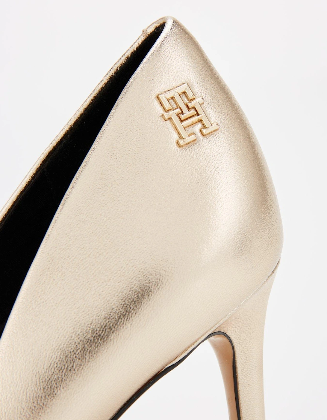 Pointed Metallic Heels - Gold