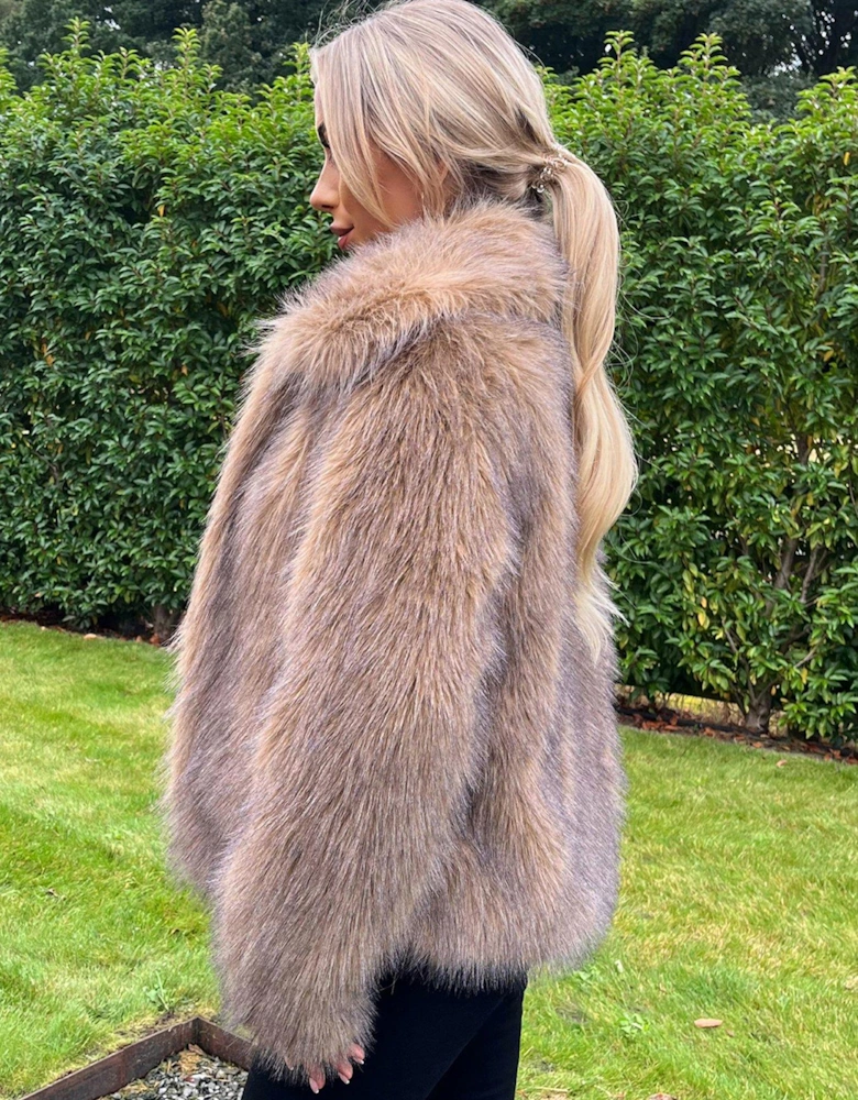 Short Fur Coat - Brown