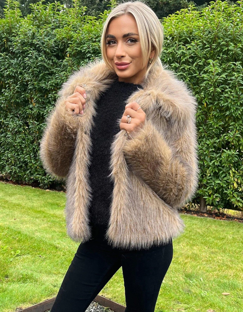 Short Fur Coat - Brown