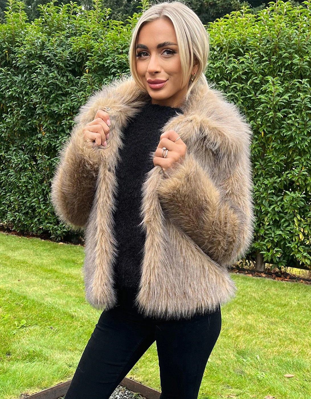 Short Fur Coat - Brown